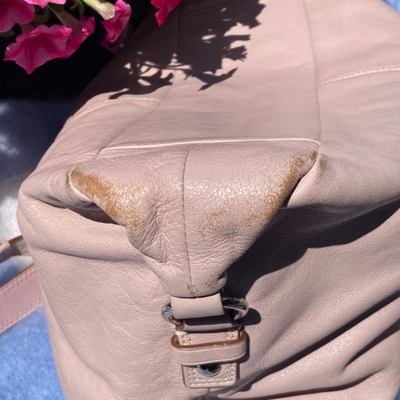 Mauve Leather Coach Handbag with removable shoulder strap - Picture 11 of 14